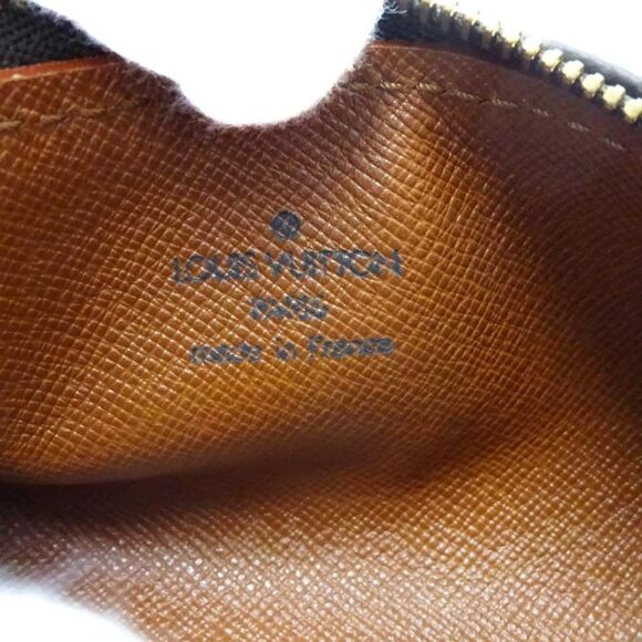 Louis Vuitton Papillon Attached Pouch Monogram - Picture 8 of 11